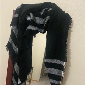Set of 2 Chic blanket Scarfs